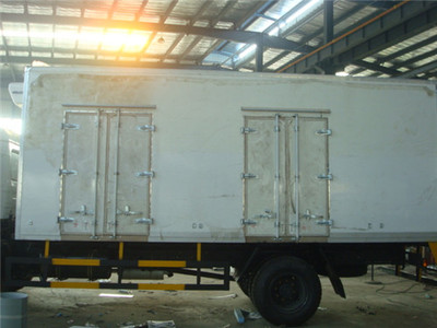 東風天錦冷藏車 高端配置與大氣外觀的完美融合